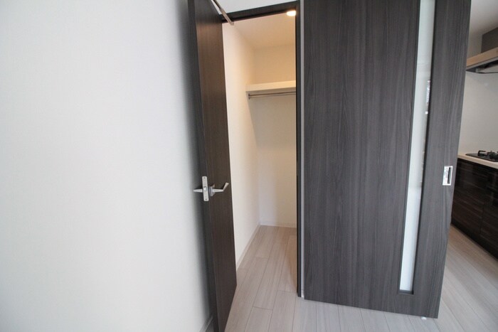 物件内観写真12　(収納)