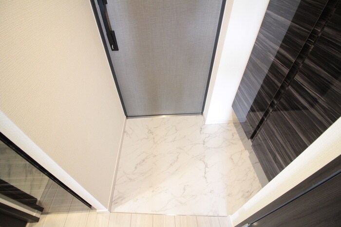 物件内観写真15　(玄関)