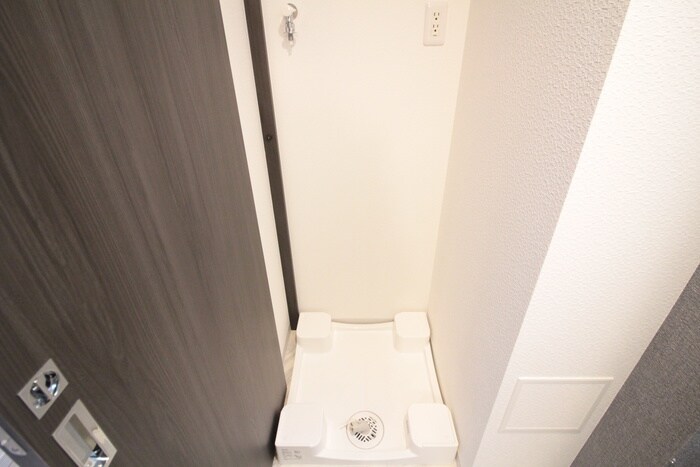 物件内観写真16　(洗濯機置場)