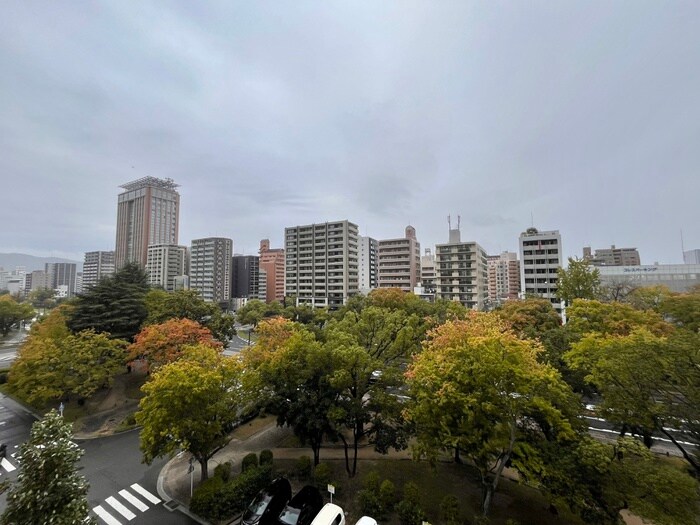 物件内観写真11　(室内からの展望)