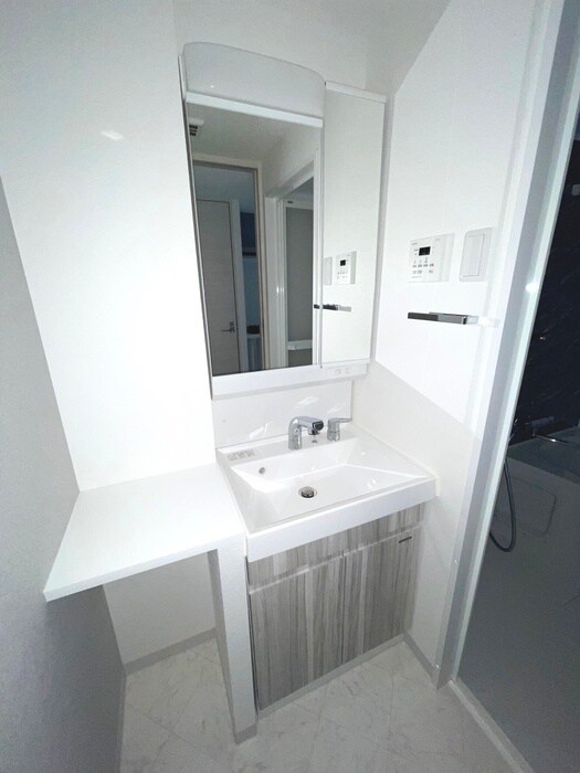 物件内観写真11　(洗面)