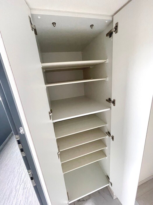 物件内観写真13　(靴箱)