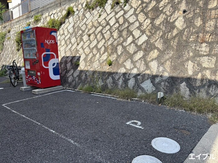 物件外観写真3　(駐車場)