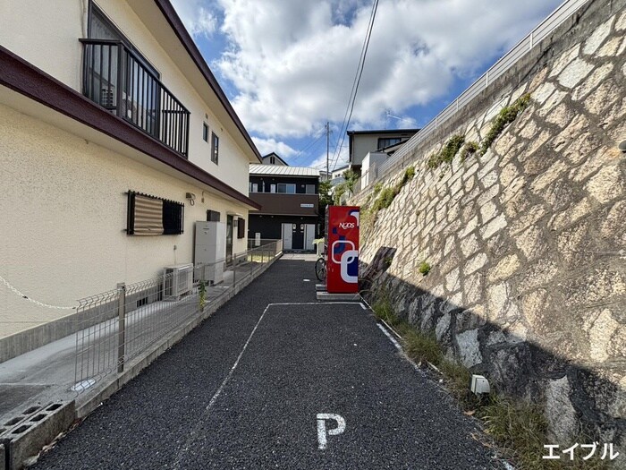 物件外観写真6　(エントランス部分)