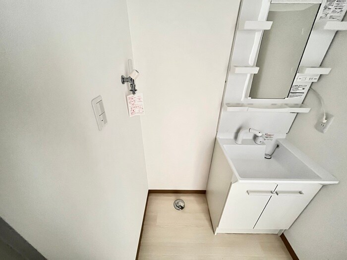 物件内観写真12　(洗濯機置場)