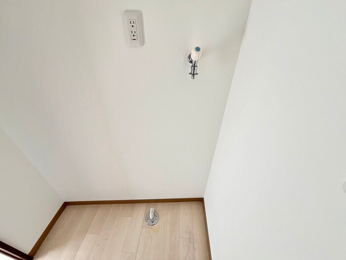 物件内観写真13　(洗濯機置場)