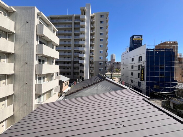 物件内観写真16　(室内からの展望)