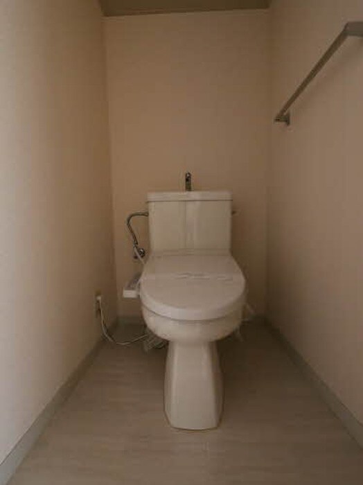 物件内観写真5　(トイレ)