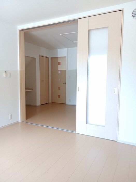 物件内観写真3　(居室)