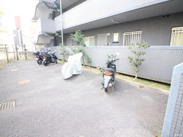 バイク置き場