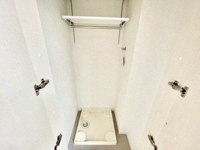 物件内観写真16　(洗濯機置場)