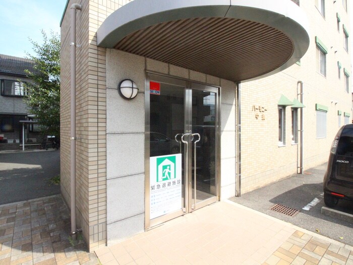 物件外観写真4　(エントランス部分)