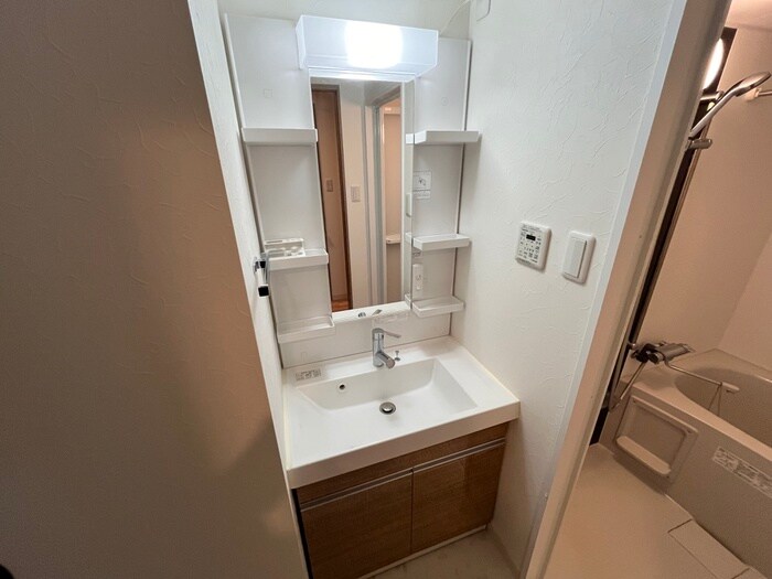 物件内観写真9　(洗面)