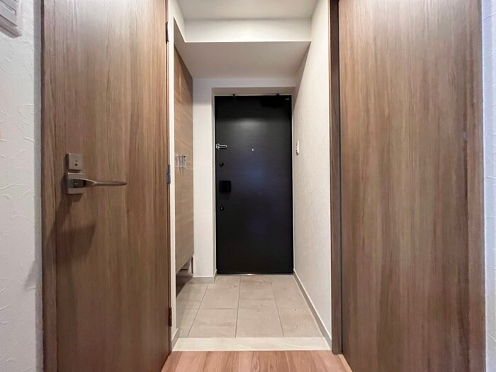 物件内観写真13　(玄関)