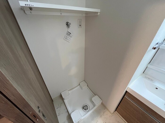 物件内観写真18　(洗濯機置場)