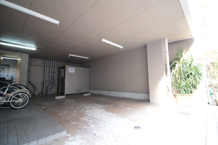 物件外観写真3　(駐車場)