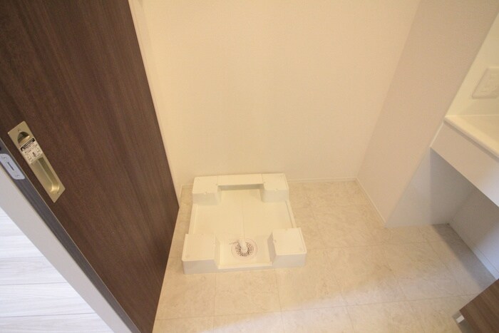 物件内観写真14　(洗濯機置場)