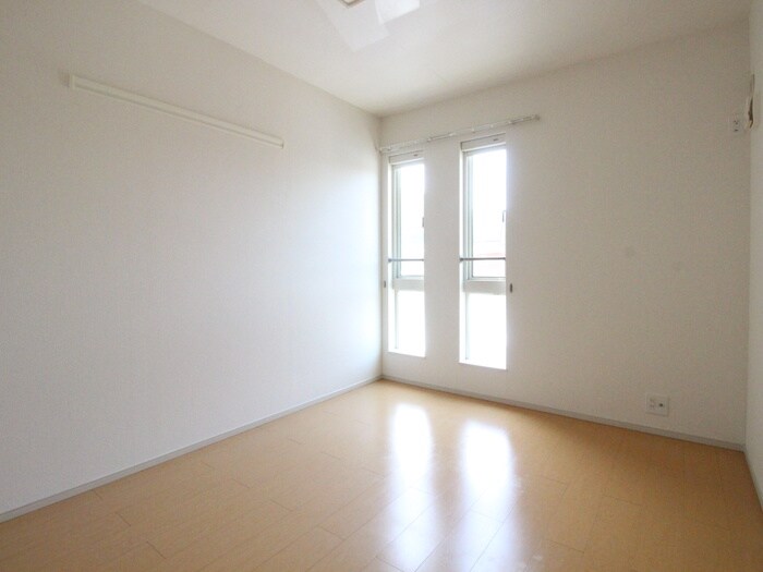 物件内観写真6　(居室)