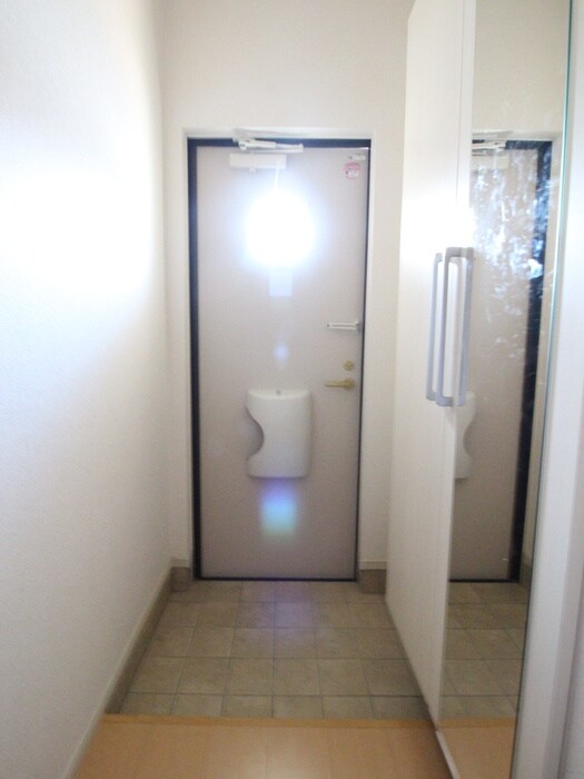 物件内観写真13　(玄関)