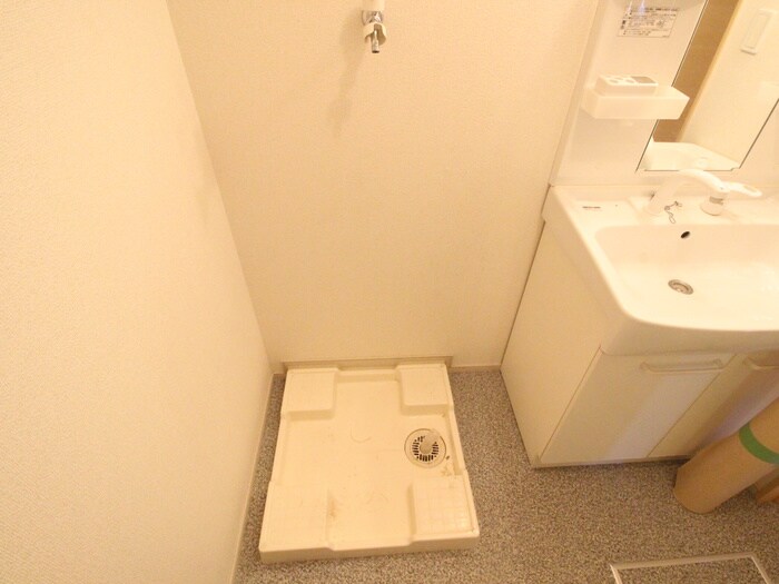 物件内観写真17　(洗濯機置場)