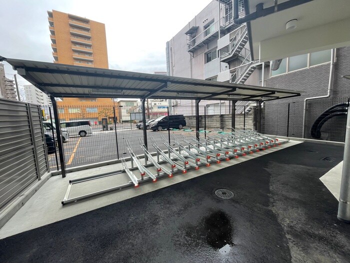 物件外観写真4　(駐輪場)