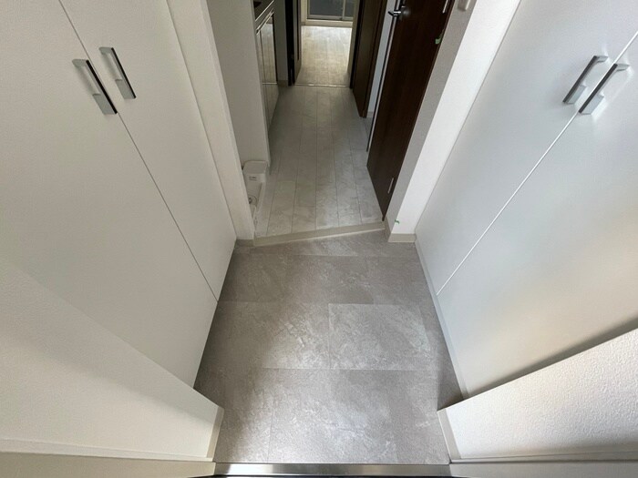 物件内観写真13　(玄関)