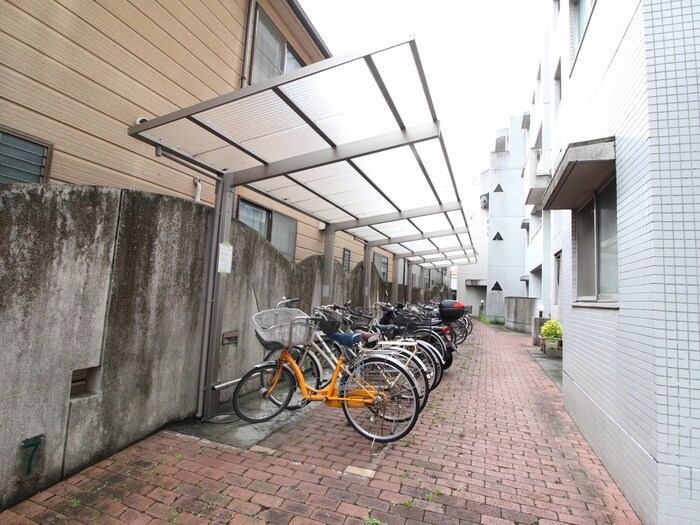 物件外観写真3　(駐輪場)
