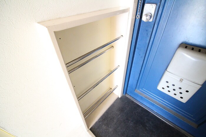 物件内観写真12　(玄関)