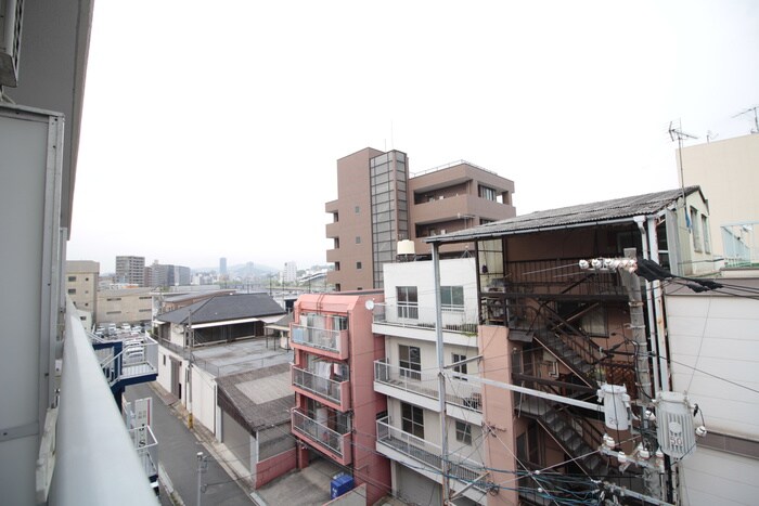 物件内観写真16　(室内からの展望)