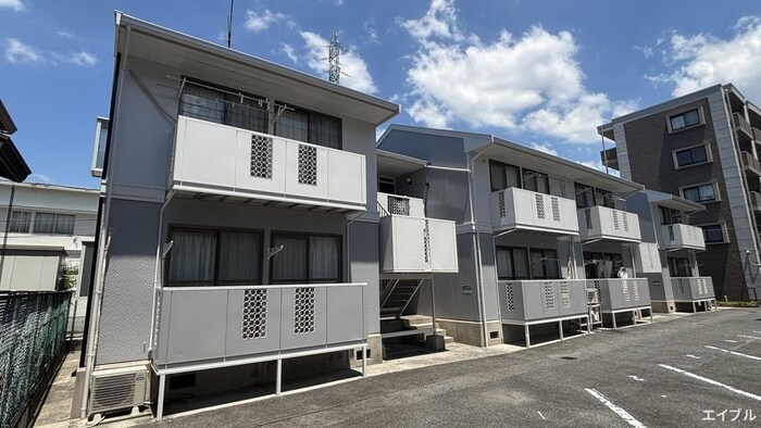 物件外観写真2　(駐車場)