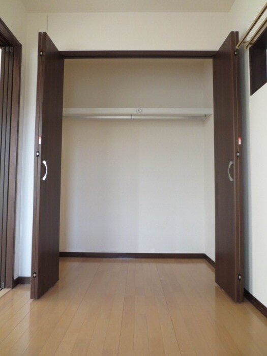 物件内観写真12　(収納)
