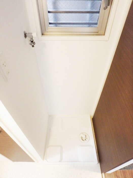 物件内観写真13　(洗濯機置場)