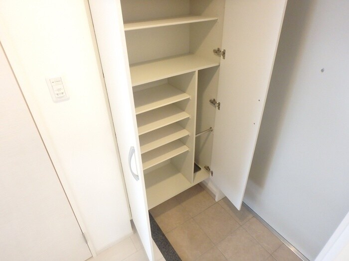 物件内観写真14　(靴箱)