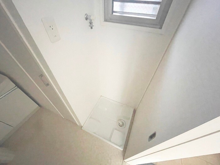 物件内観写真16　(洗濯機置場)