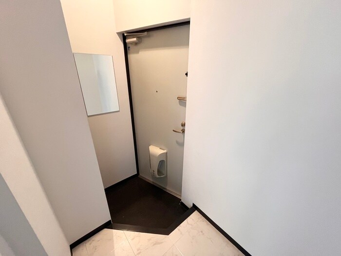 物件内観写真17　(玄関)