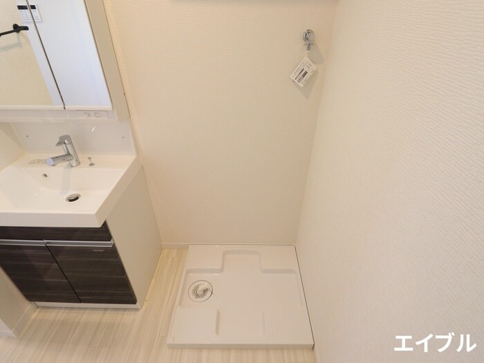 物件内観写真12　(洗濯機置場)