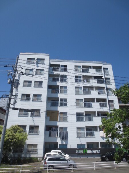 リバーフロントニシヒロ外観写真