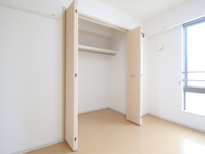 物件内観写真12　(収納)