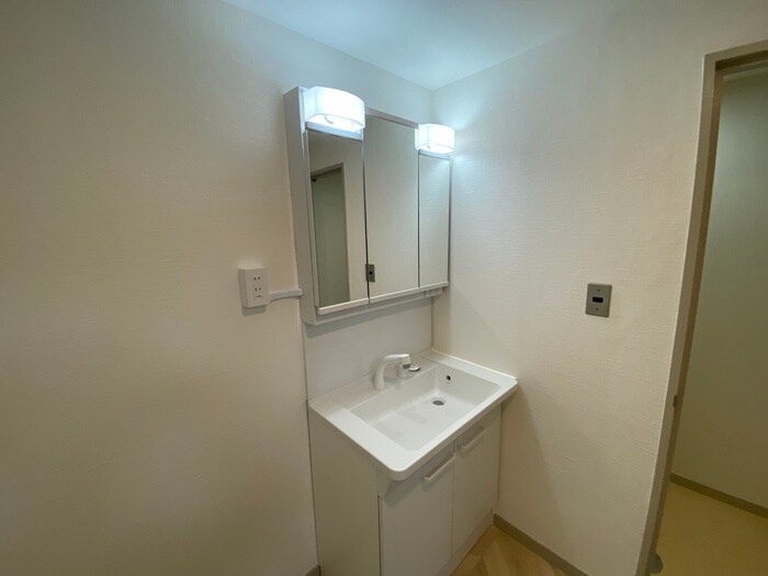 物件内観写真7　(洗面)