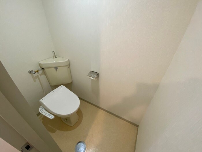 物件内観写真8　(トイレ)