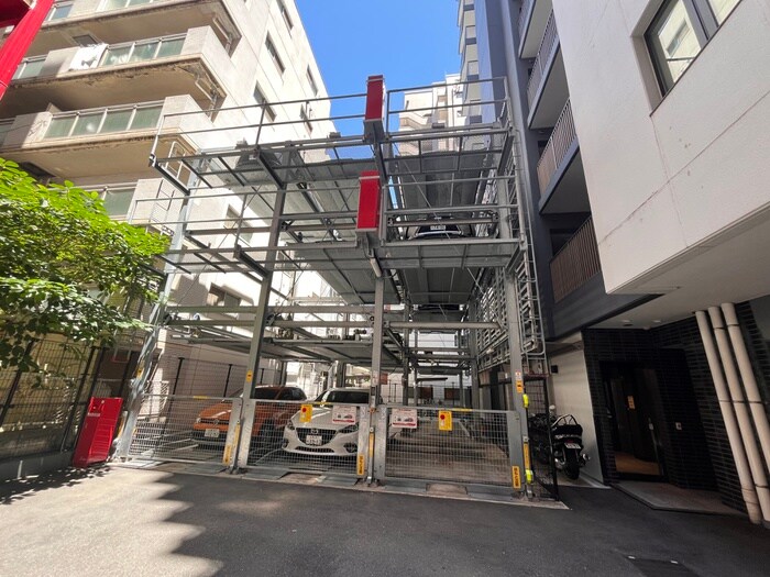 物件外観写真4　(駐車場)