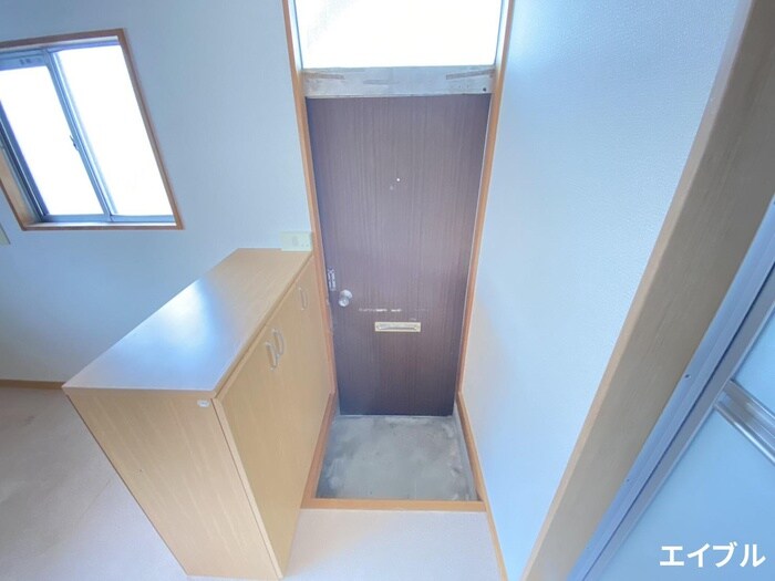 物件内観写真13　(玄関)
