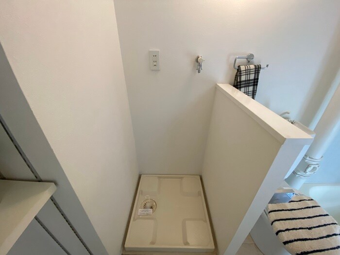 物件内観写真16　(洗濯機置場)