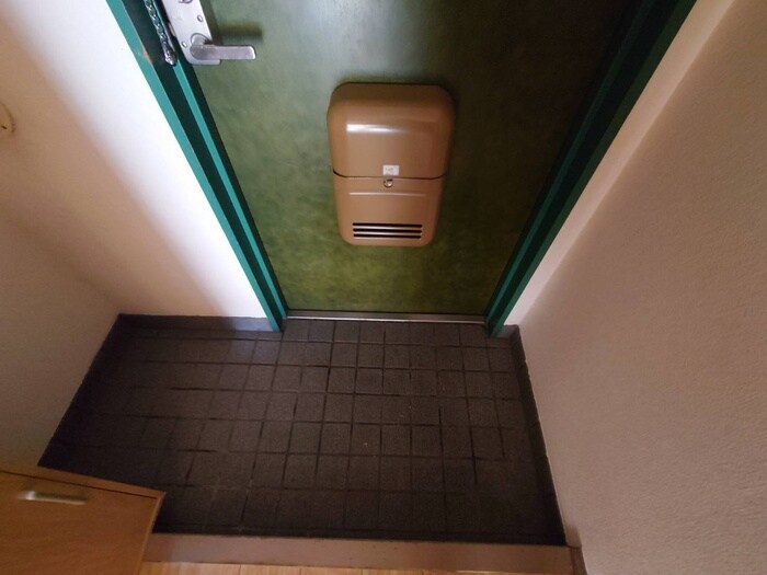 物件内観写真13　(玄関)