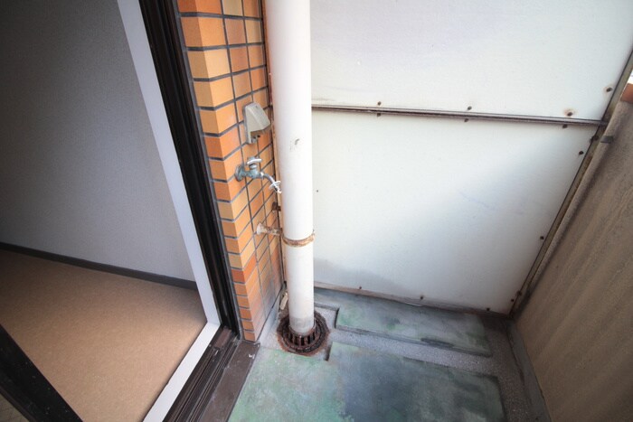 物件内観写真14　(洗濯機置場)