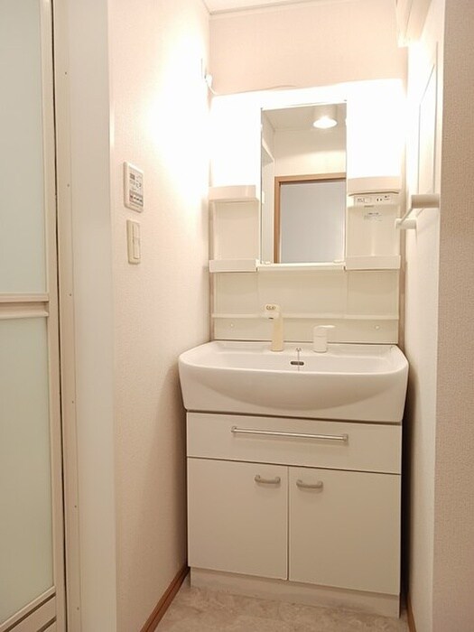 物件内観写真6　(洗面)