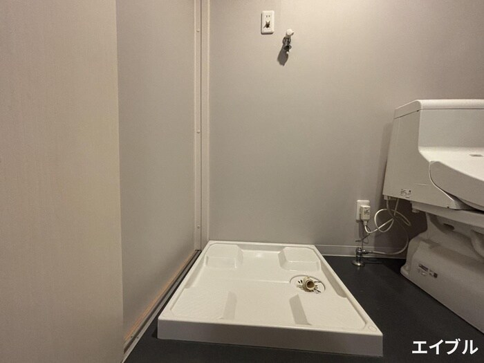 物件内観写真13　(洗濯機置場)