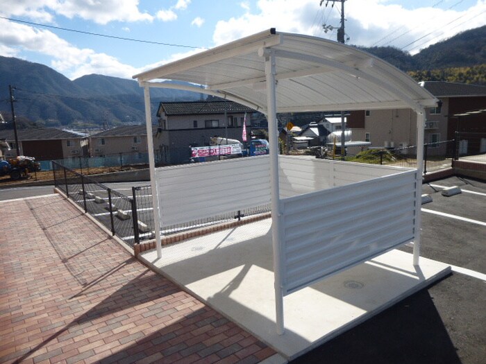 物件外観写真3　(駐輪場)