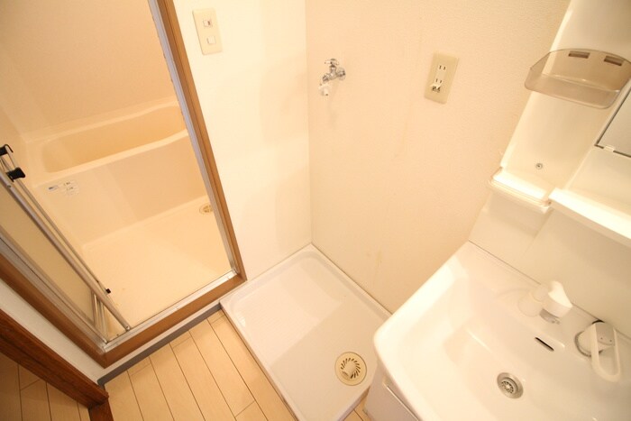 物件内観写真12　(洗濯機置場)