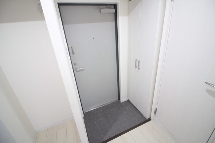 物件内観写真13　(玄関)